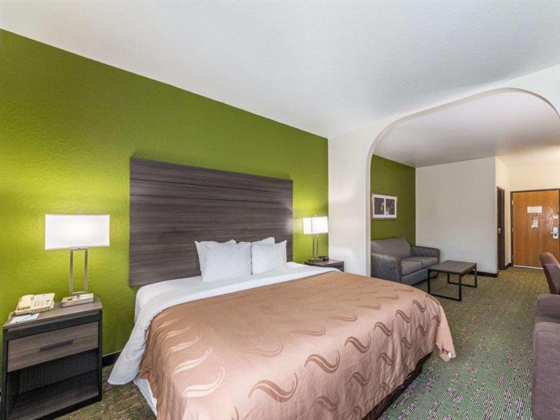 Quality Suites San Antonio Bagian luar foto