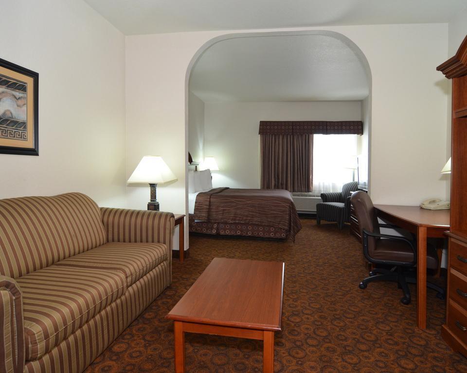 Quality Suites San Antonio Bagian luar foto