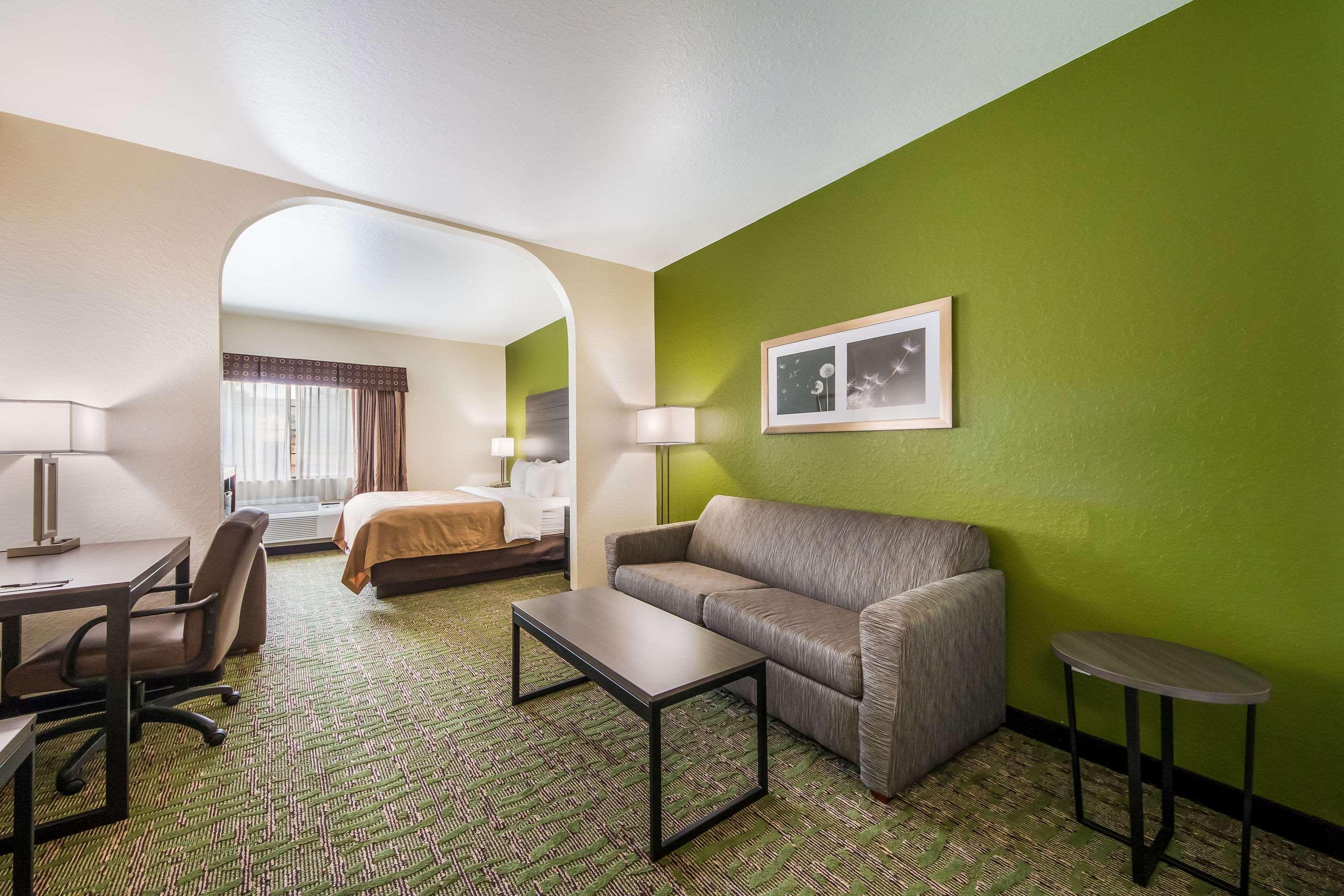 Quality Suites San Antonio Bagian luar foto