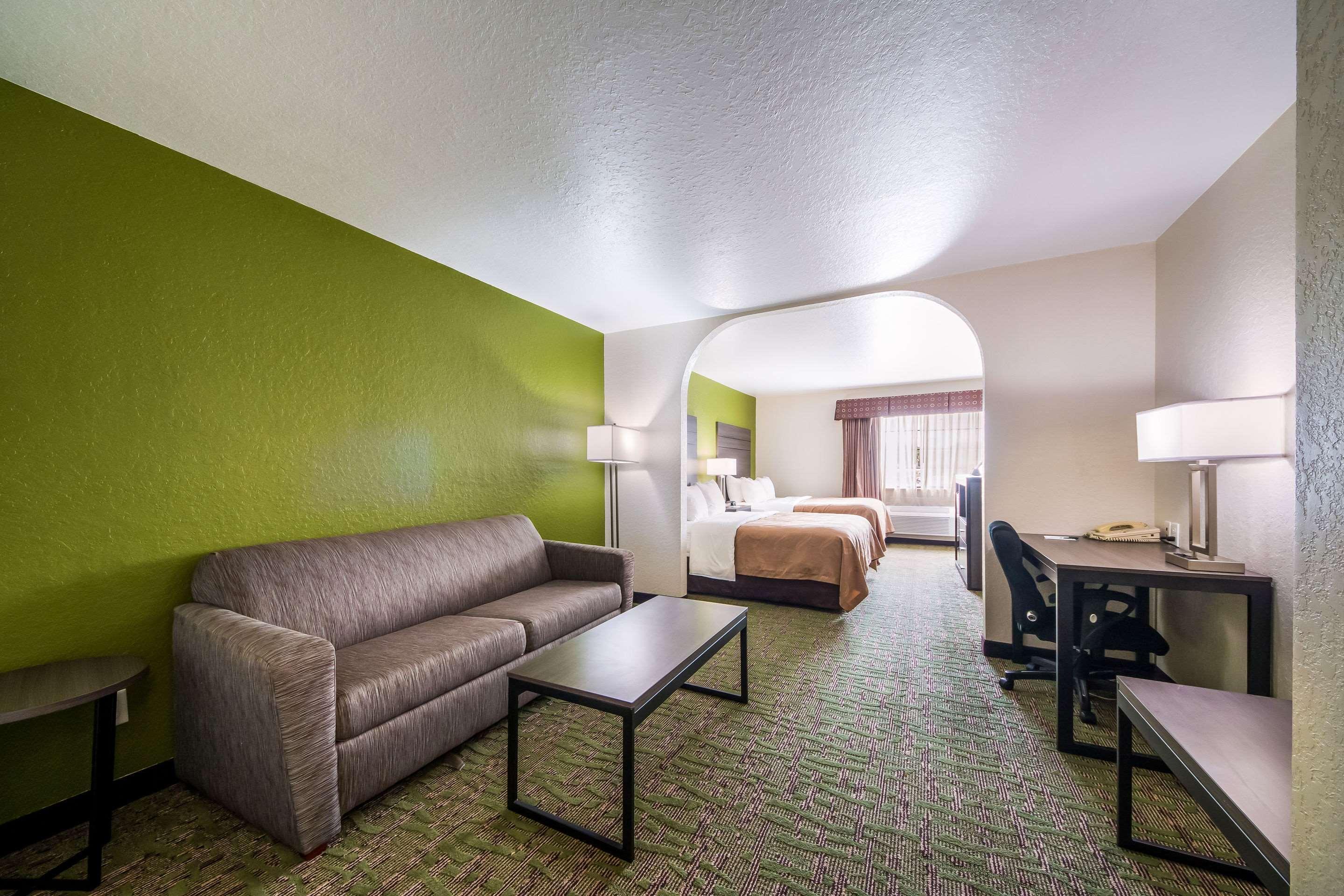 Quality Suites San Antonio Bagian luar foto