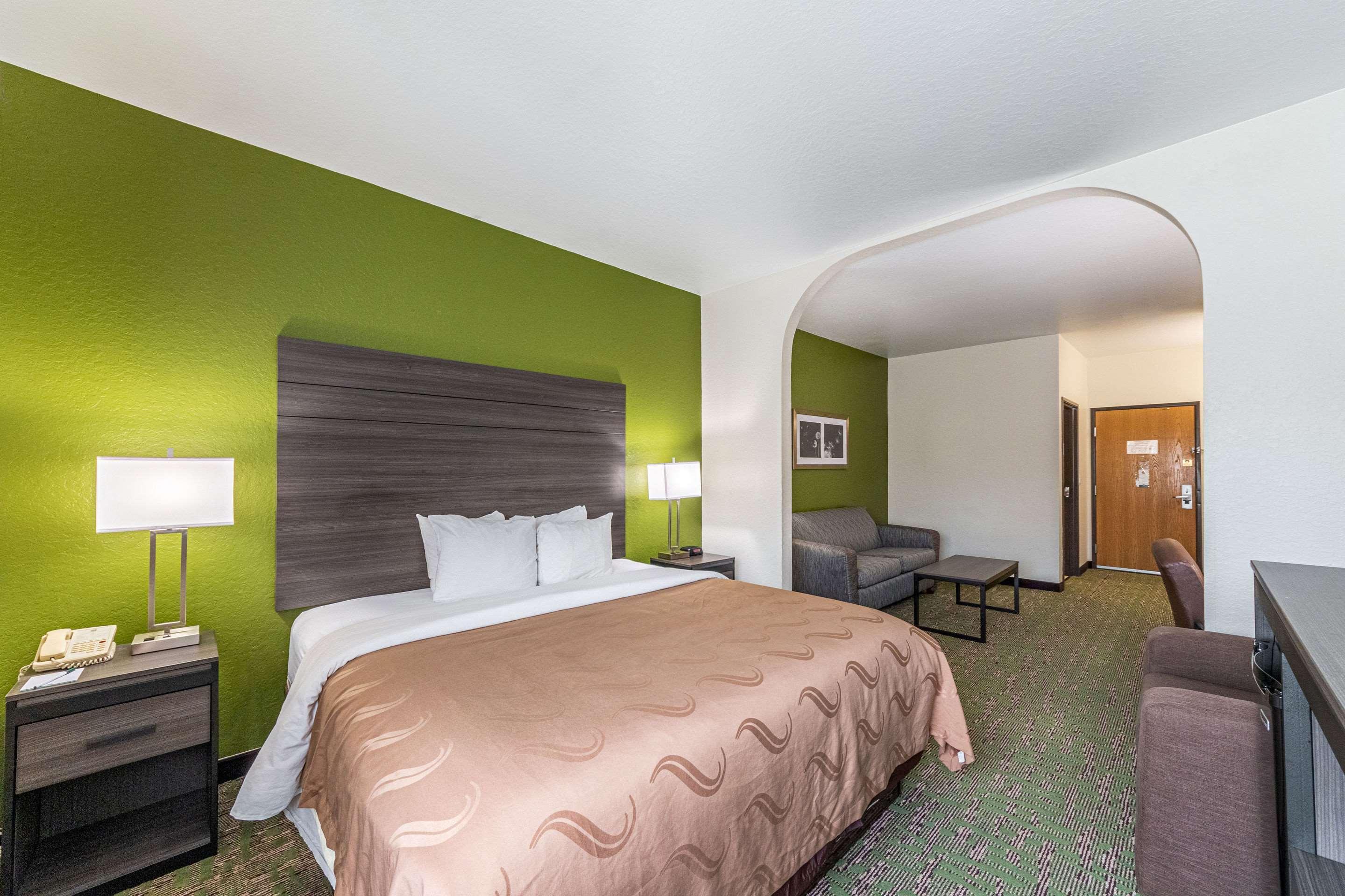 Quality Suites San Antonio Bagian luar foto