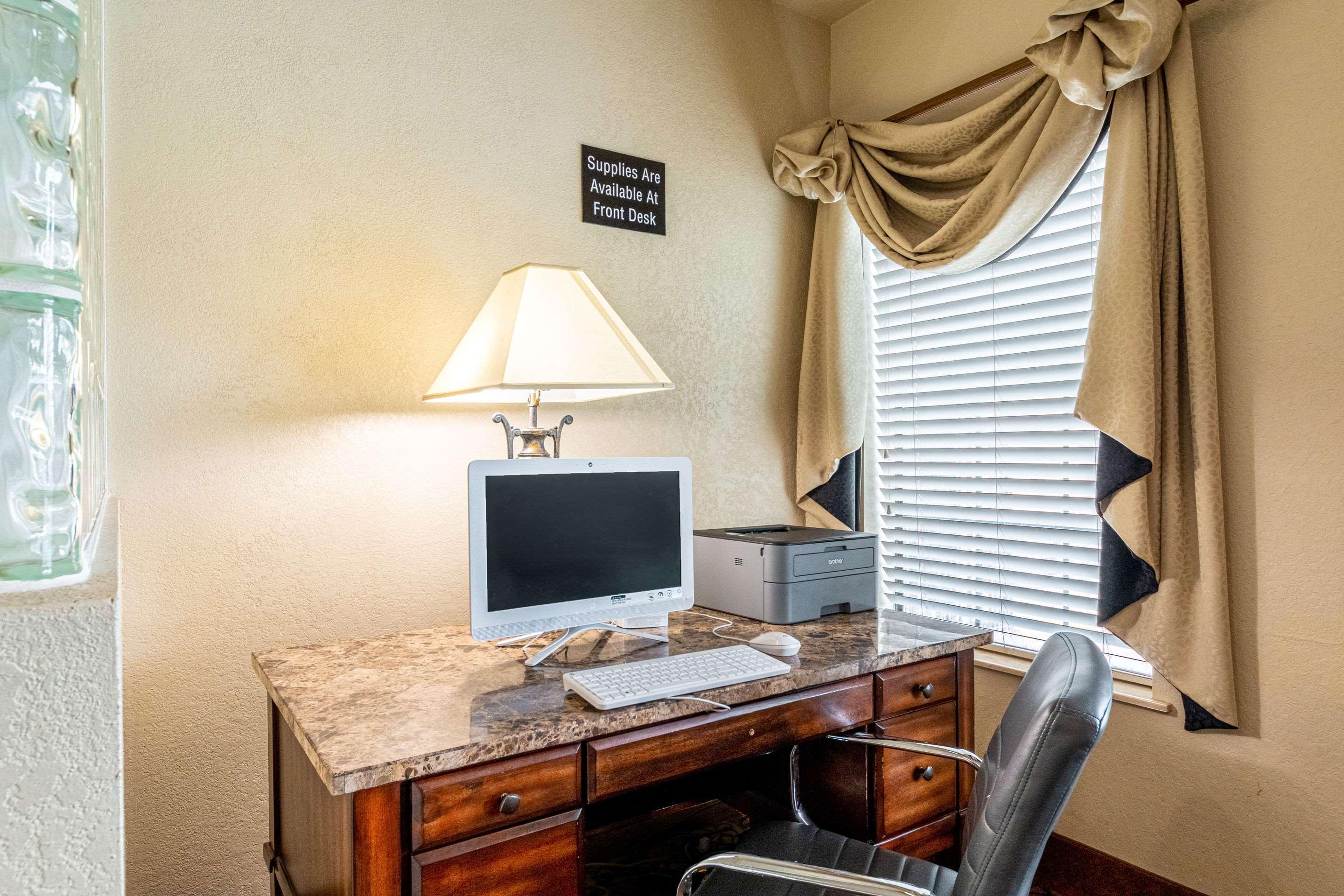 Quality Suites San Antonio Bagian luar foto