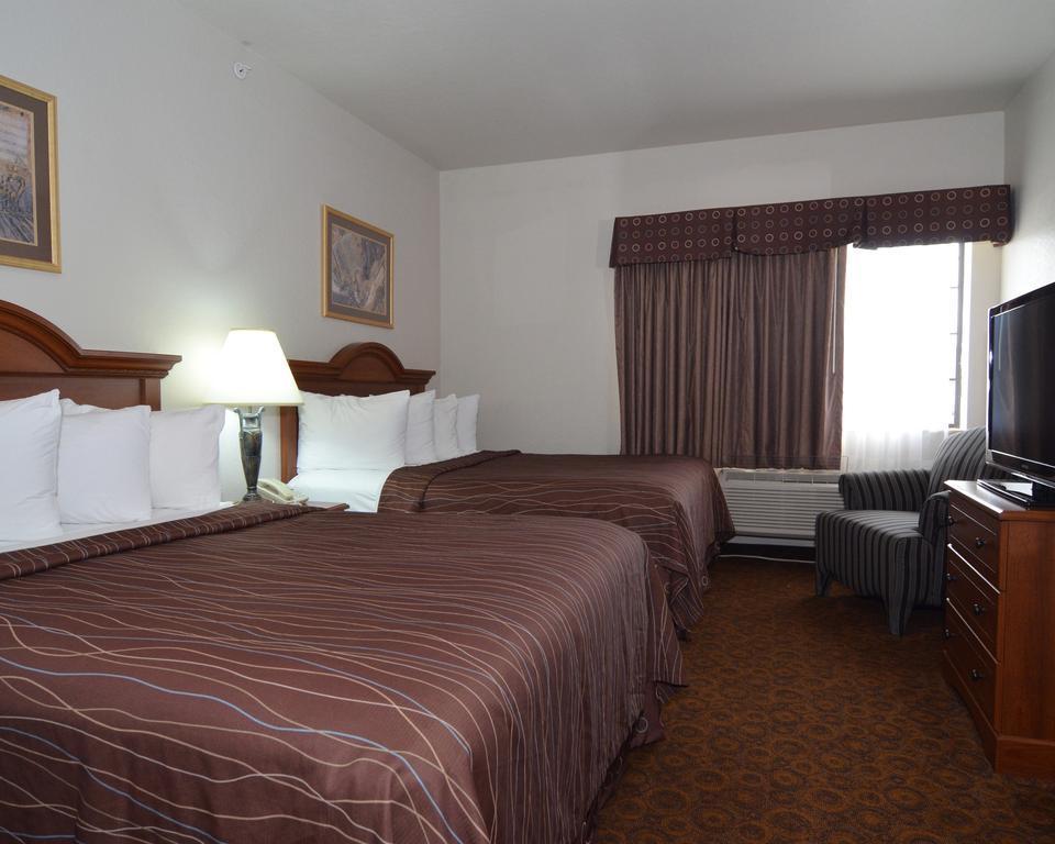 Quality Suites San Antonio Bagian luar foto