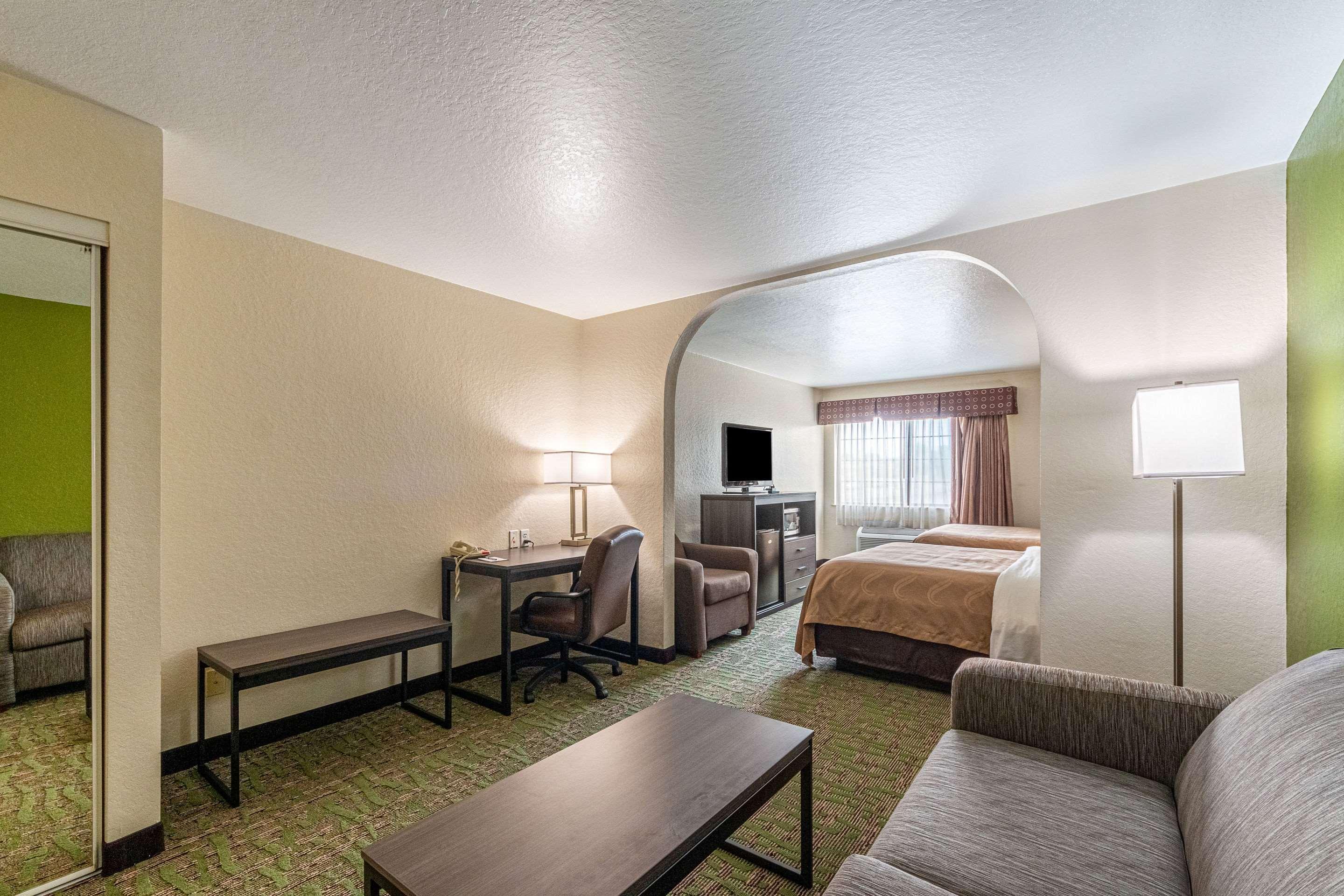 Quality Suites San Antonio Bagian luar foto