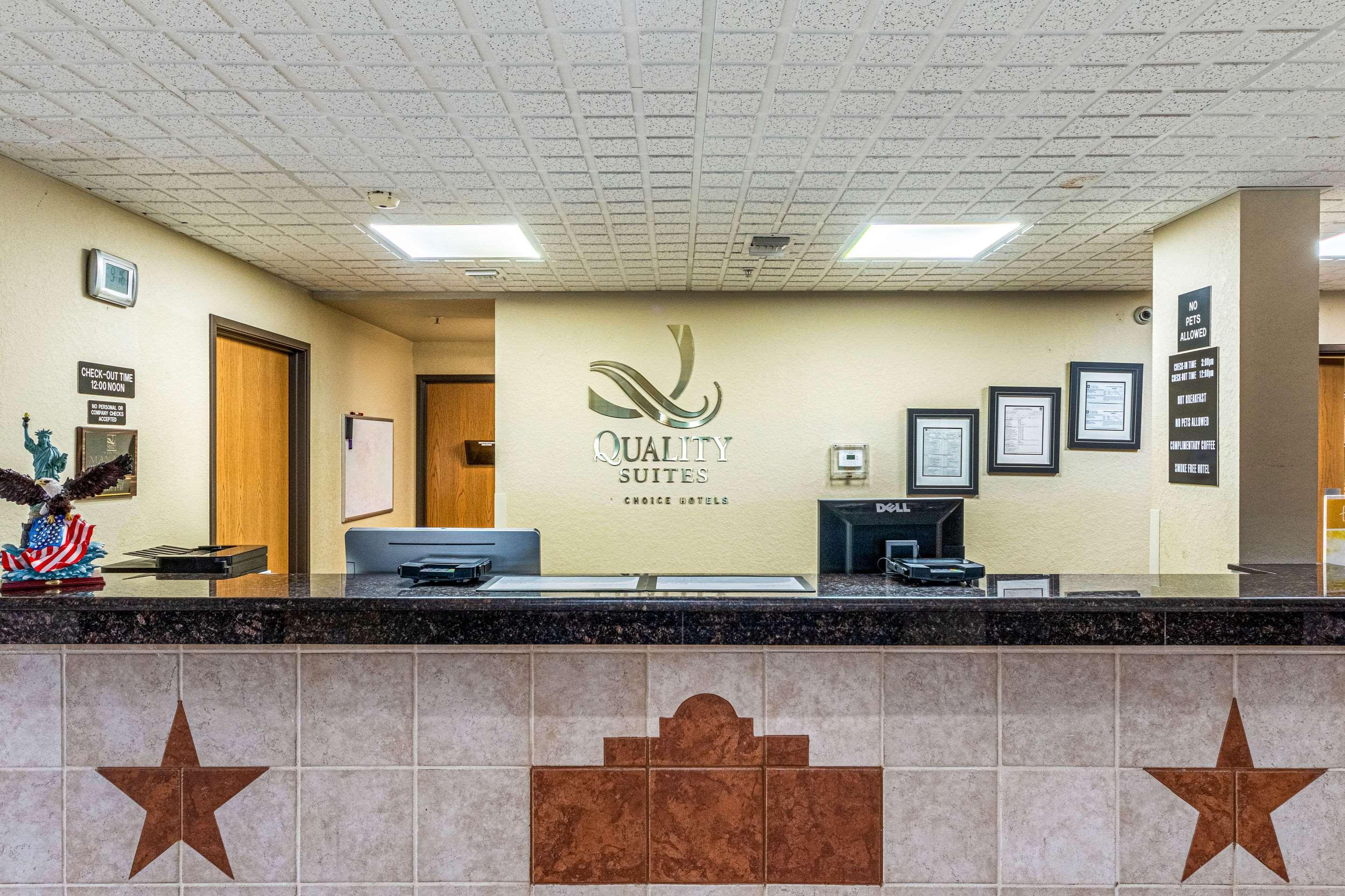 Quality Suites San Antonio Bagian luar foto