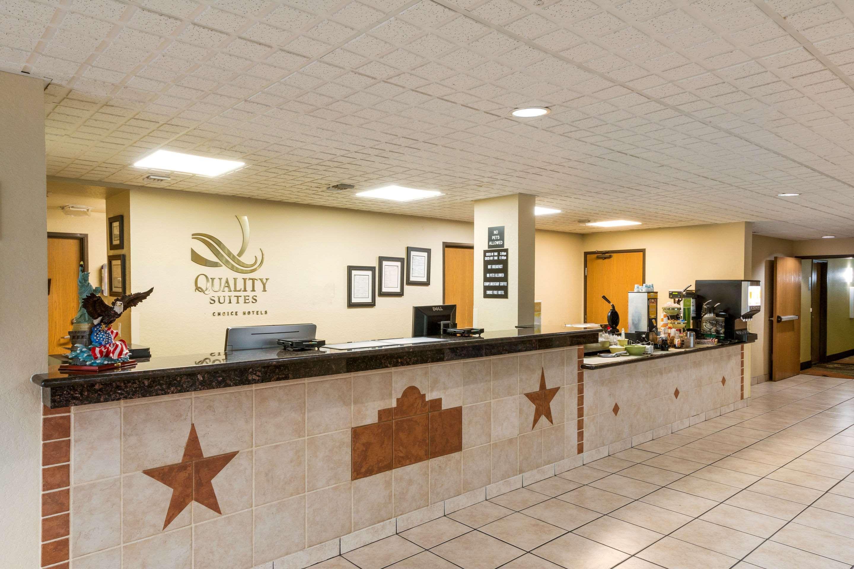 Quality Suites San Antonio Bagian luar foto