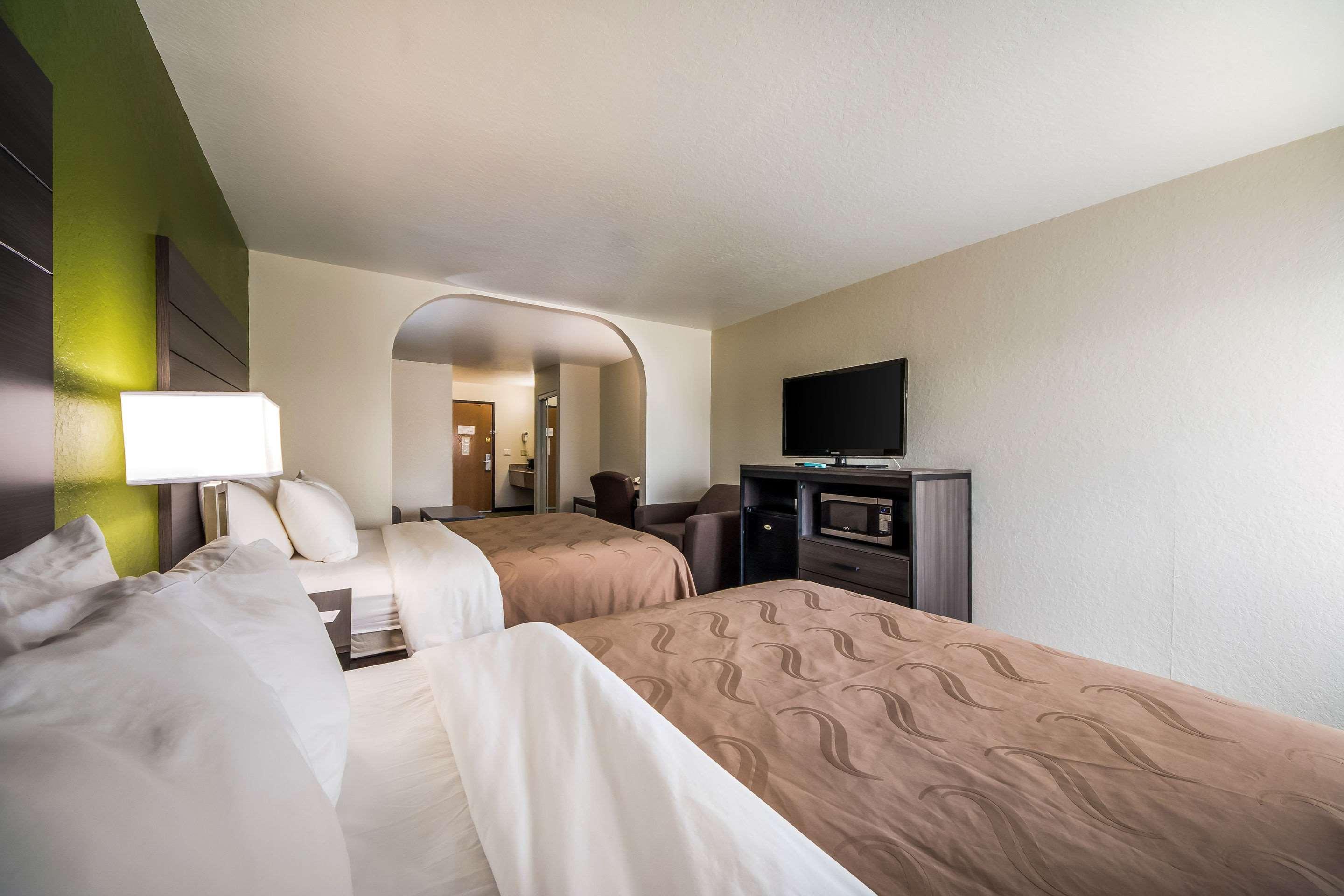 Quality Suites San Antonio Bagian luar foto