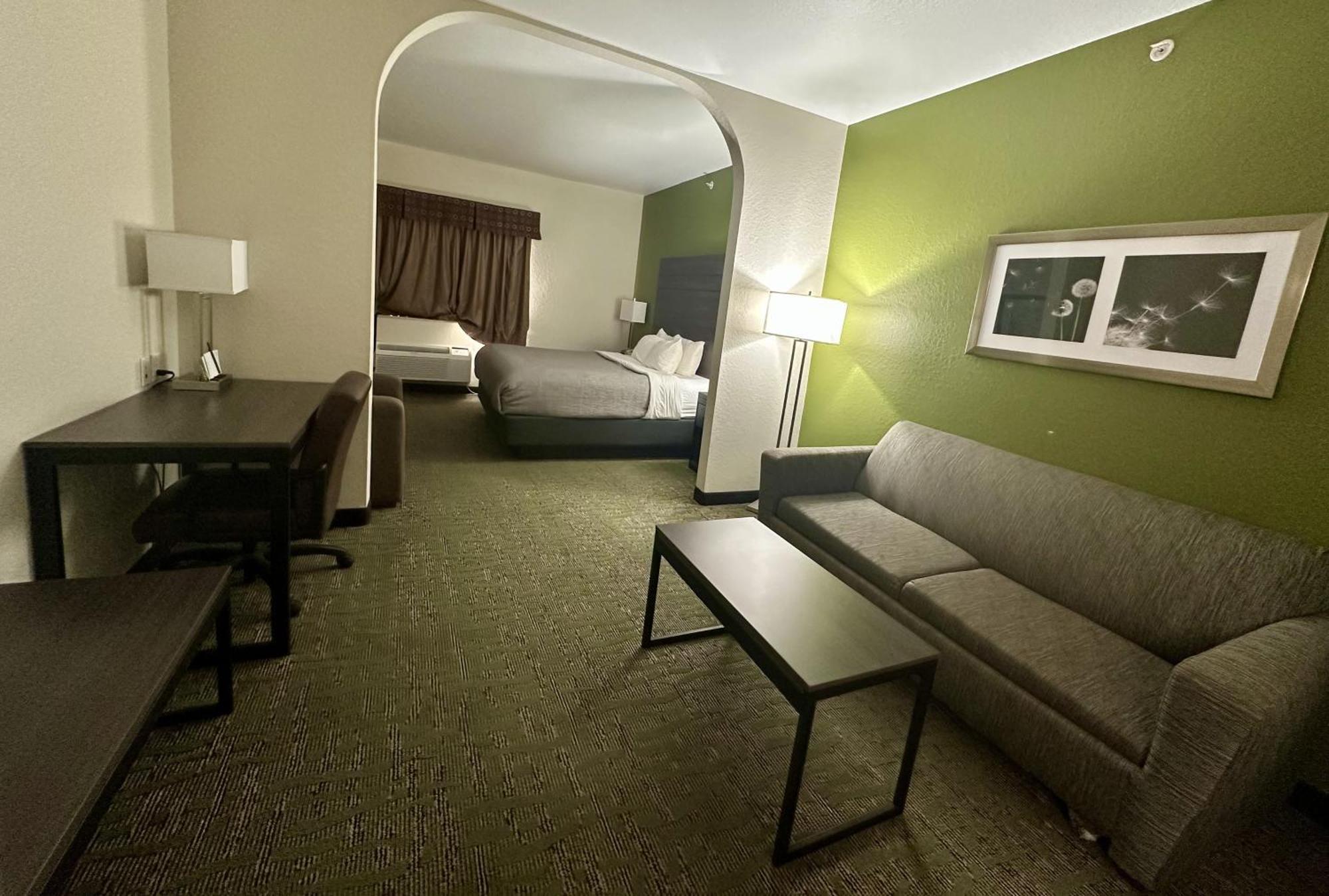 Quality Suites San Antonio Bagian luar foto