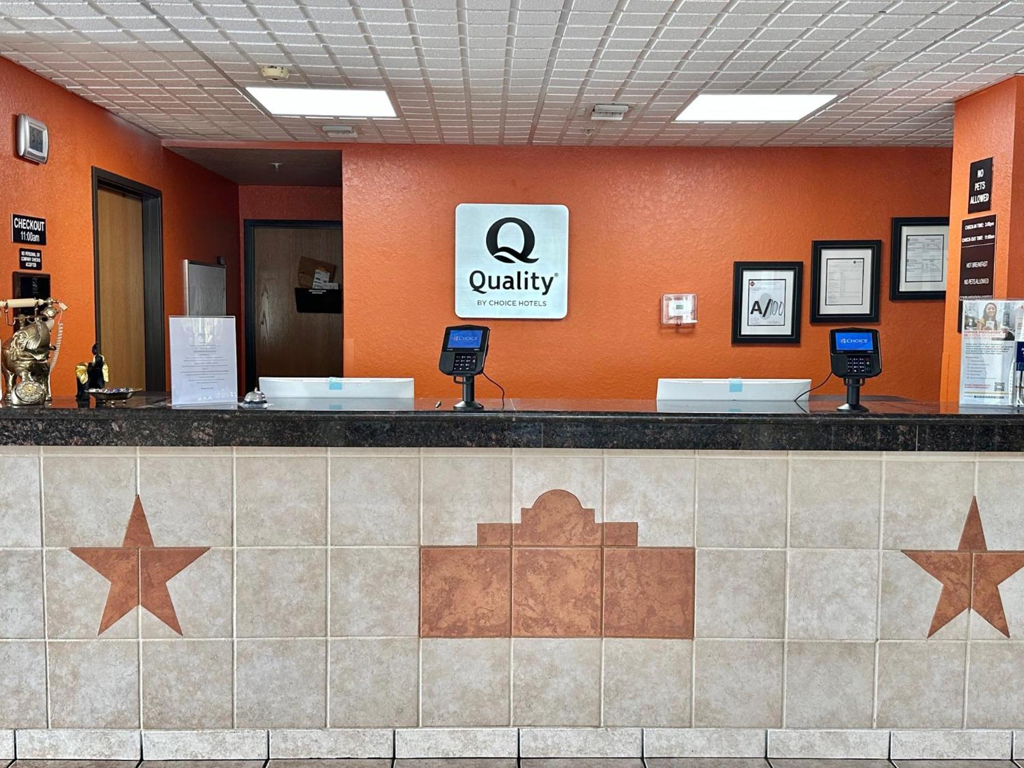 Quality Suites San Antonio Bagian luar foto