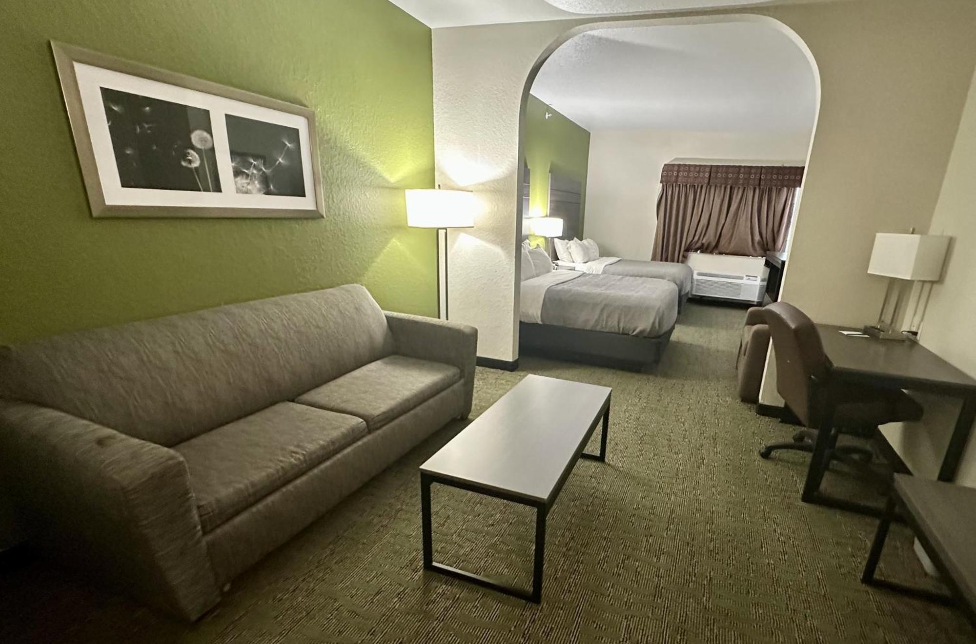 Quality Suites San Antonio Bagian luar foto