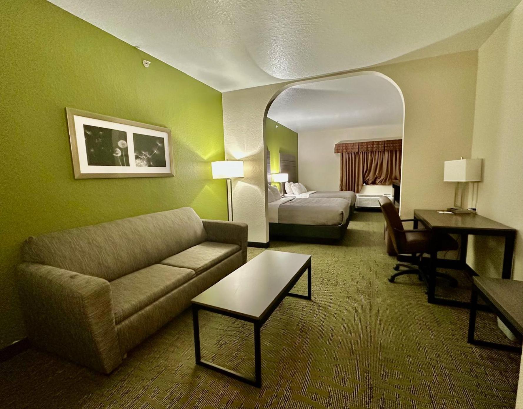 Quality Suites San Antonio Bagian luar foto