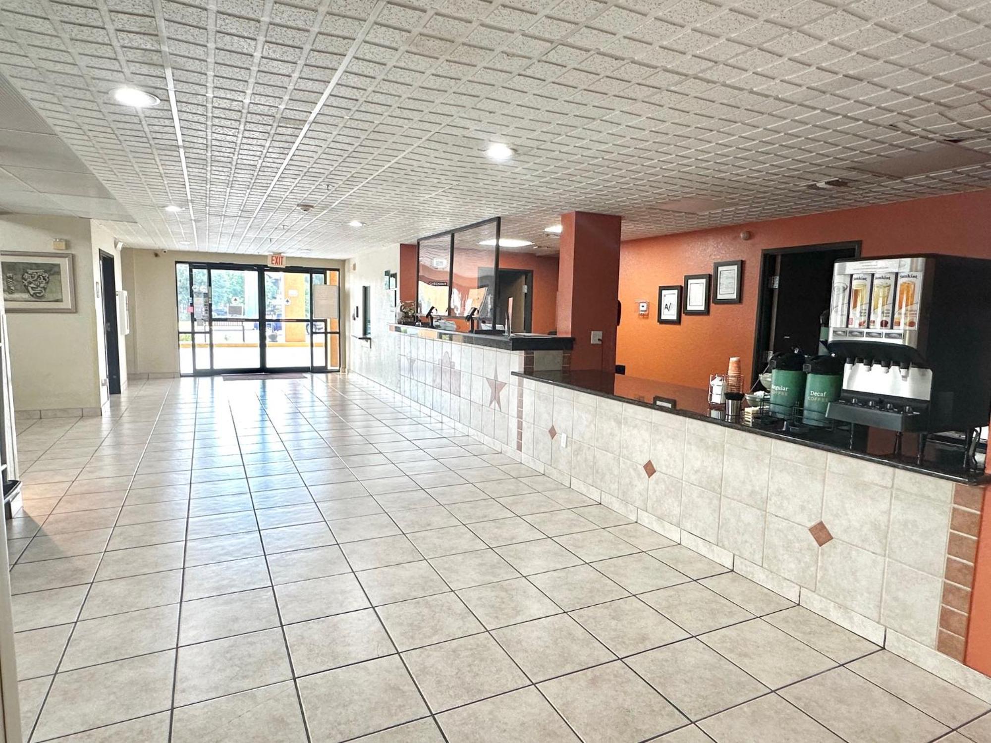 Quality Suites San Antonio Bagian luar foto