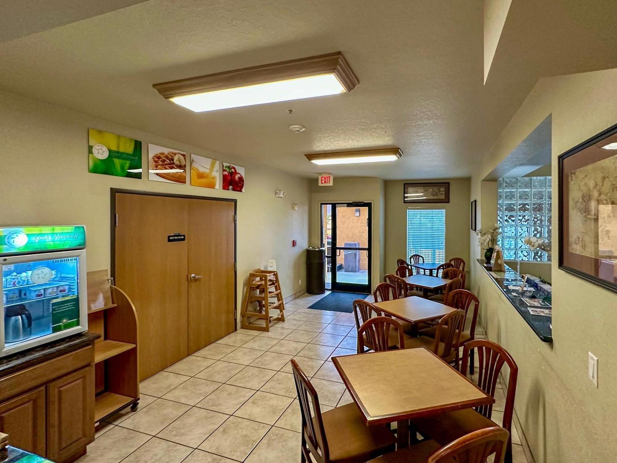 Quality Suites San Antonio Bagian luar foto