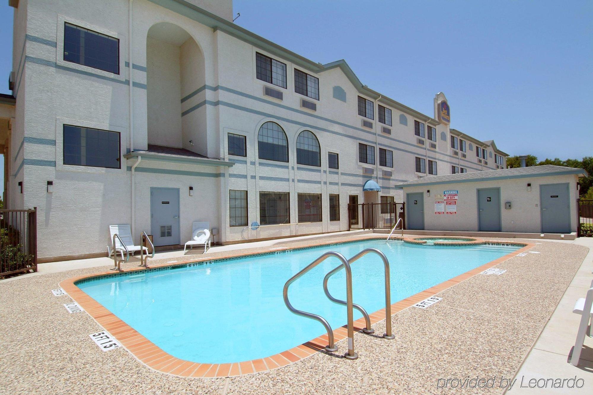 Quality Suites San Antonio Bagian luar foto
